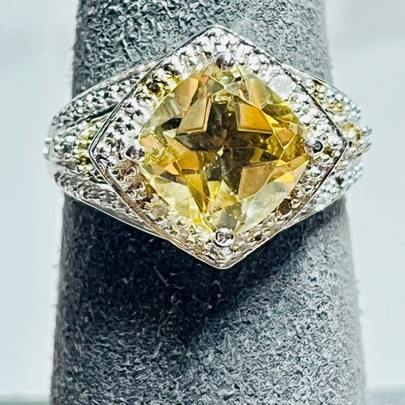 Jewelry - Radiant Elegance: 2.59 Carat Citrine and Diamond White Gold Ring